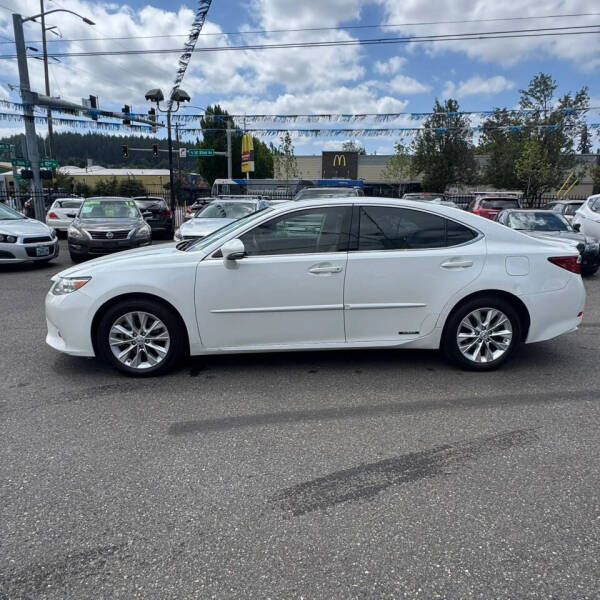 2014 Lexus ES 300h