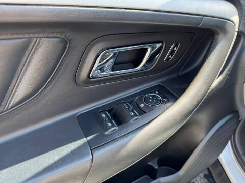 2013 Ford Taurus SEL