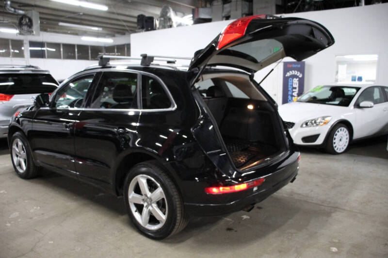 2011 Audi Q5 2.0T quattro Premium Plus