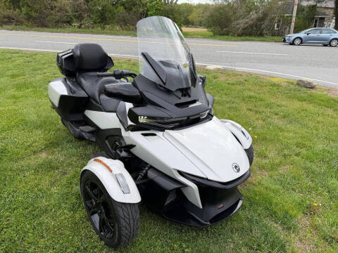 2021 Can-Am RT