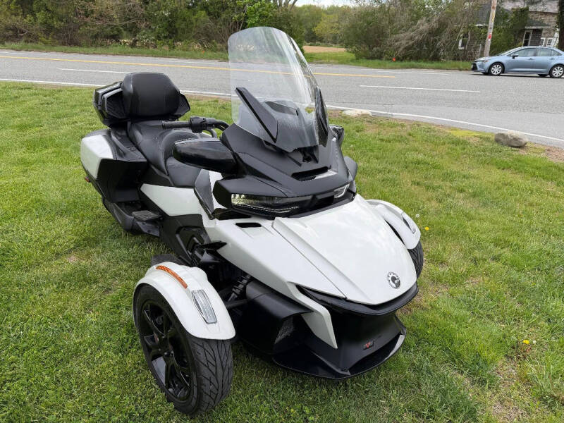 2021 Can-Am RT