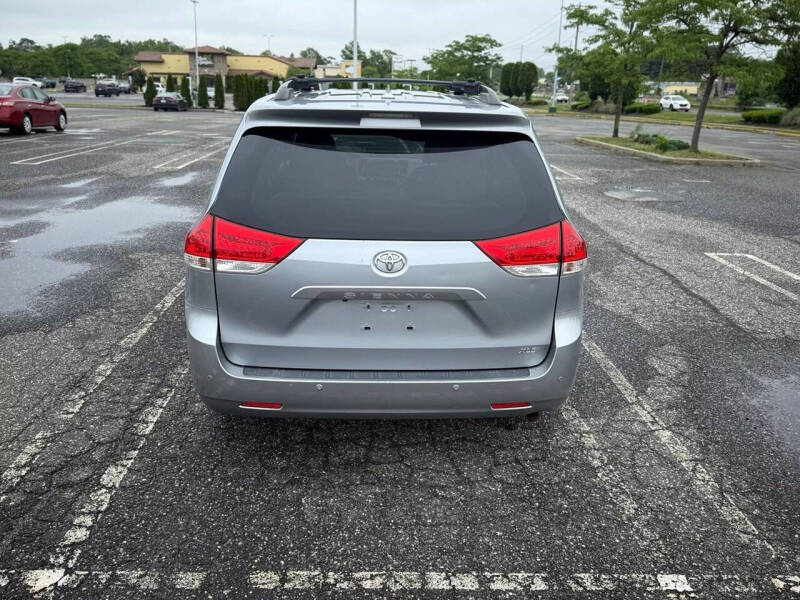 2011 Toyota Sienna XLE 8-Passenger