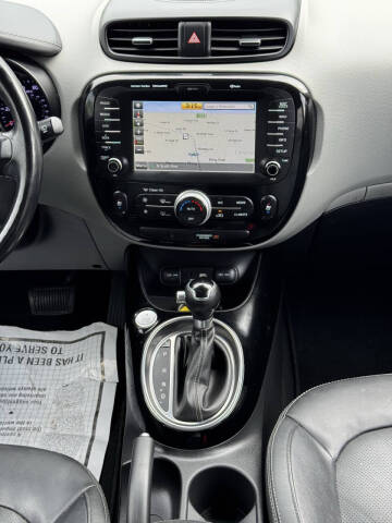 2017 Kia Soul +