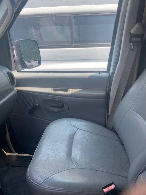 2006 Ford E-Series E-250