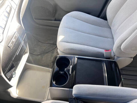 2013 Toyota Sienna LE 8-Passenger