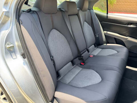 2020 Toyota Camry Hybrid LE