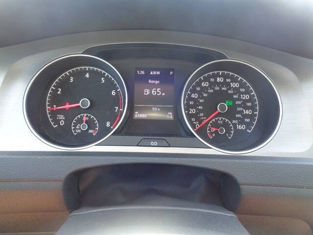 2016 Volkswagen Golf TSI SE