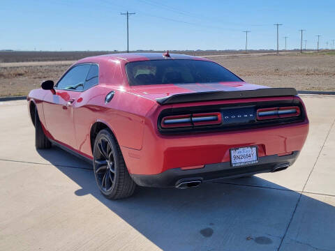 2017 Dodge Challenger SXT Plus