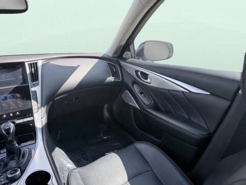 2023 Infiniti Q50 Luxe