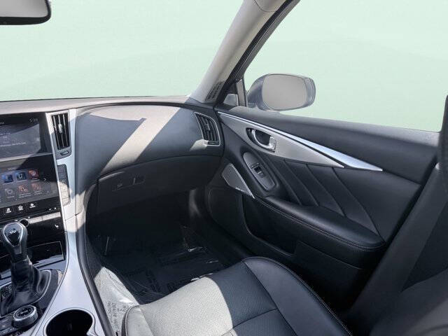 2023 Infiniti Q50 Luxe