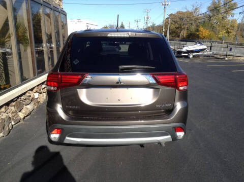 2016 Mitsubishi Outlander ES