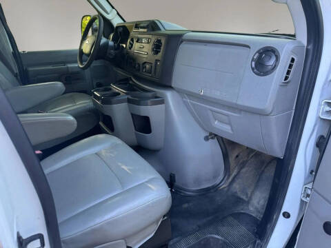 2014 Ford E-Series E-350 SD