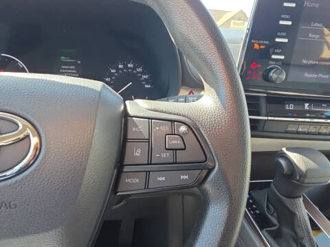 2023 Toyota Sienna LE 8-Passenger