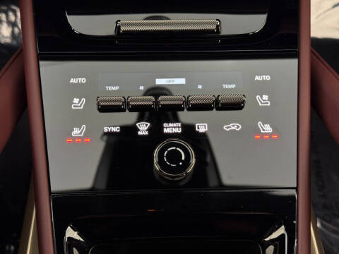 2025 Porsche Cayenne Turbo E-Hybrid