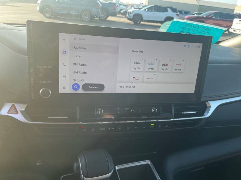 2025 Toyota Sienna Platinum 7-Passenger