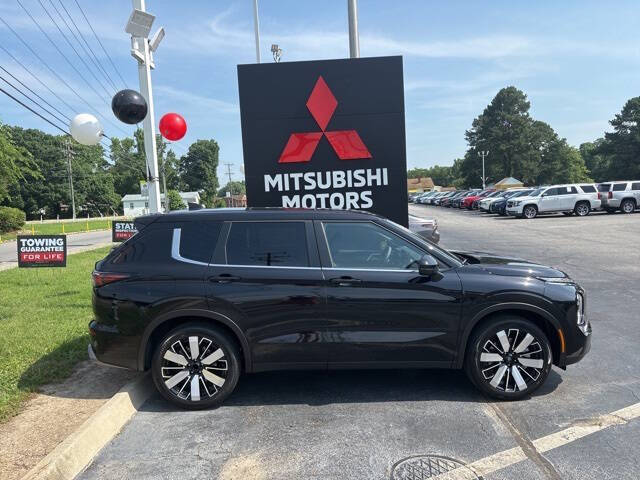 2025 Mitsubishi Outlander SE