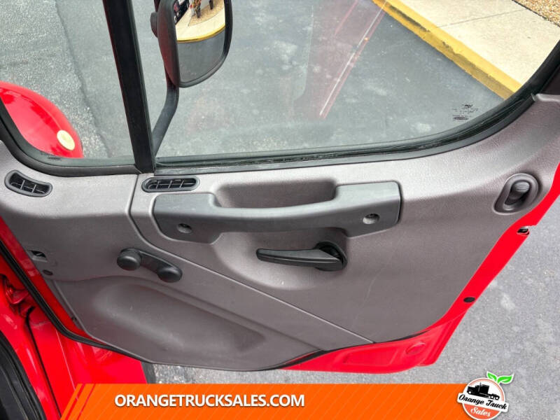 2017 Freightliner M2 106