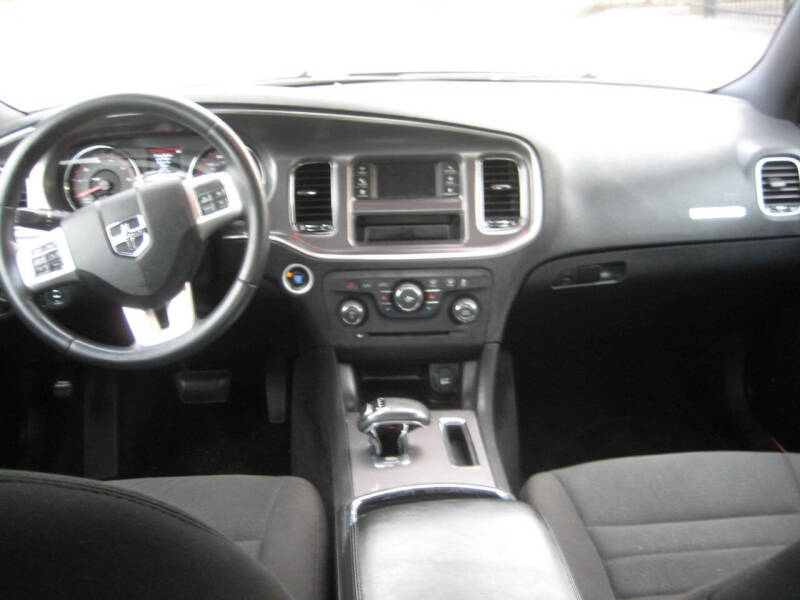 2013 Dodge Charger SE