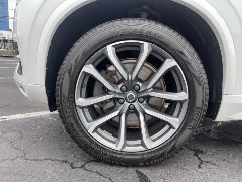 2019 Volvo XC90 T5 Momentum