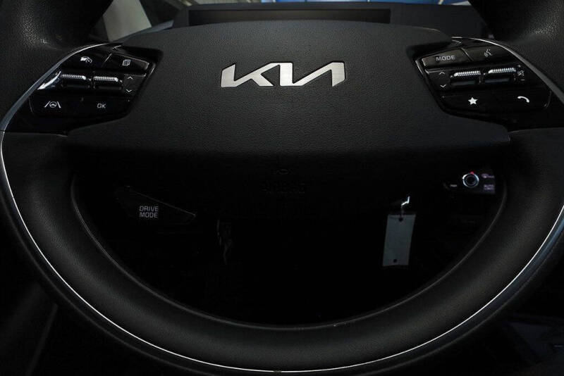 2024 Kia Niro LX