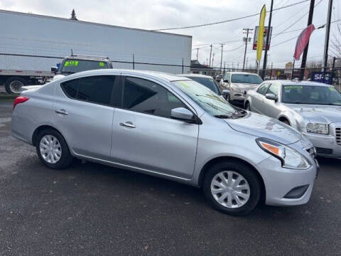 2019 Nissan Versa S Plus