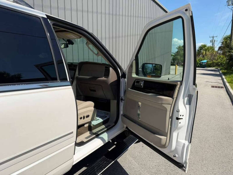 2017 Lincoln Navigator Select