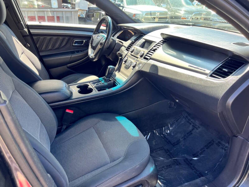 2018 Ford Taurus SEL