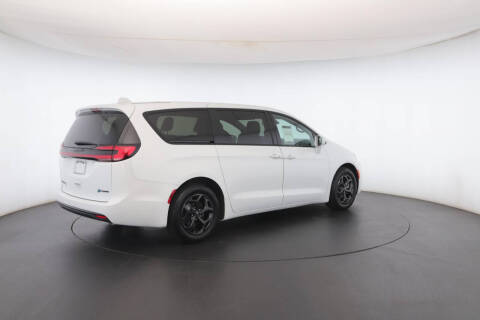 2022 Chrysler Pacifica Hybrid Touring L