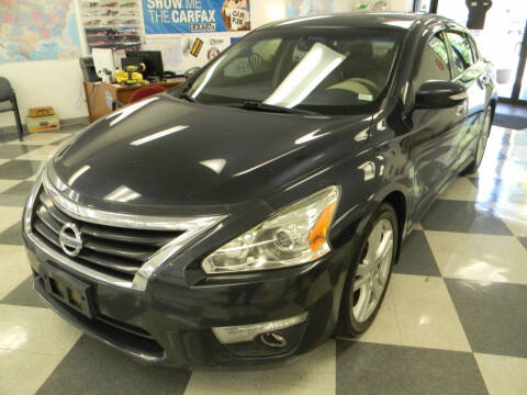 2014 Nissan Altima for sale at Lindenwood Auto Center in Saint Louis MO