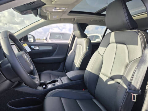 2026 Volvo XC40 B5 Core