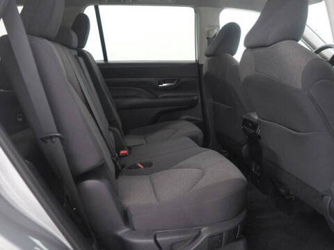 2025 Toyota Grand Highlander LE