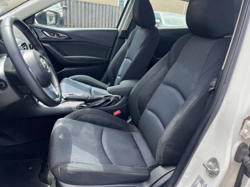 2016 Mazda MAZDA3 i Touring