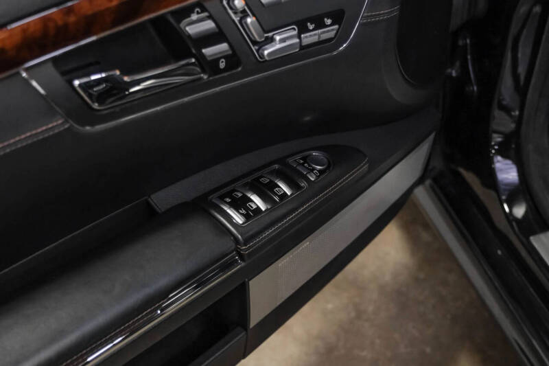 2011 Mercedes-Benz S-Class S 63 AMG