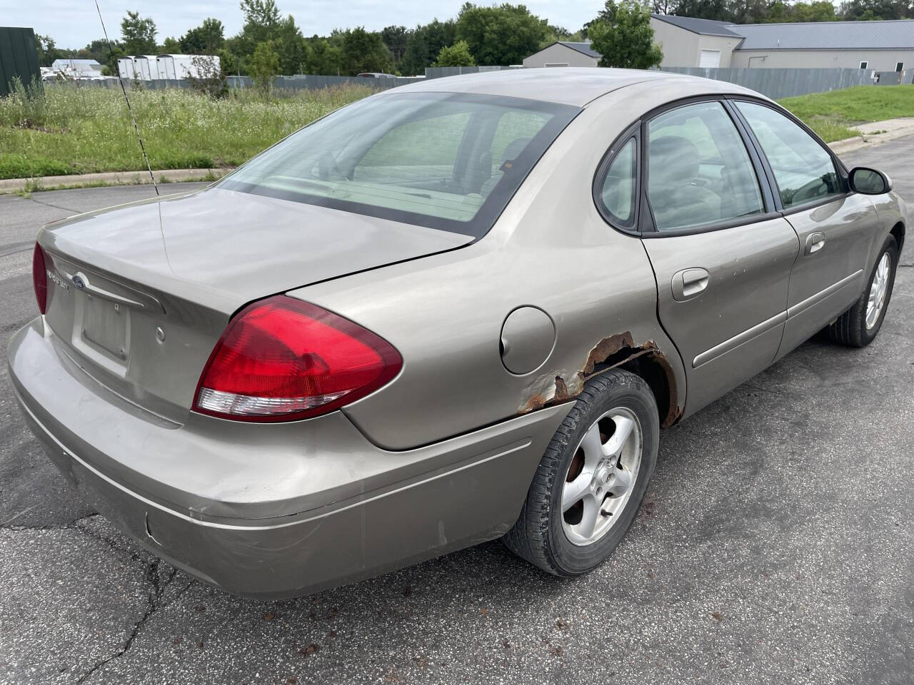 2005 Ford Taurus for sale at Twin Cities Auctions in Elk River, MN