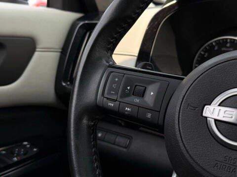 2022 Nissan Pathfinder SV