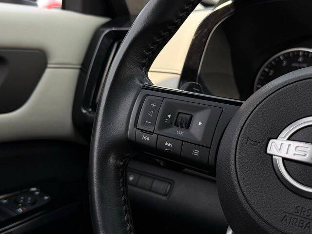 2022 Nissan Pathfinder SV