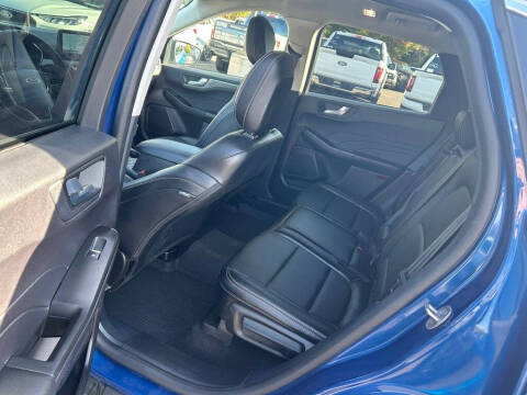 2022 Ford Escape Titanium