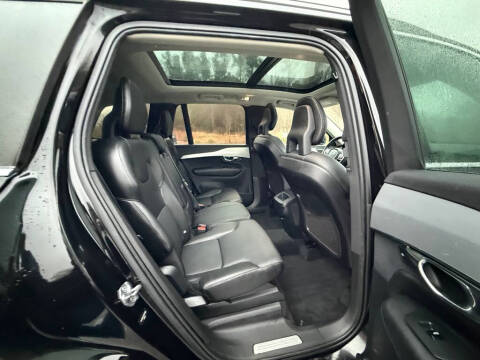 2016 Volvo XC90 T5 Momentum