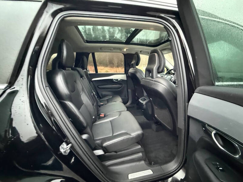 2016 Volvo XC90 T5 Momentum