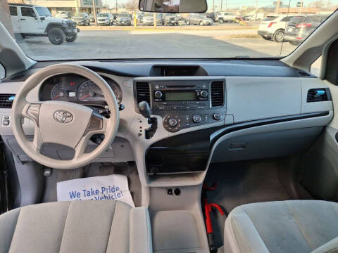 2011 Toyota Sienna Base 7-Passenger