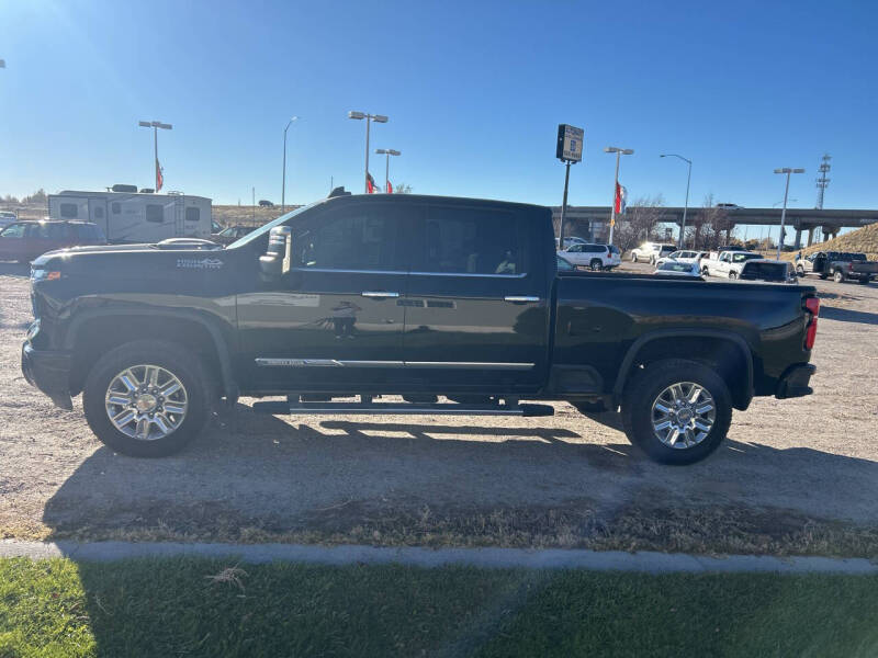 2024 Chevrolet Silverado 3500HD High Country's photo