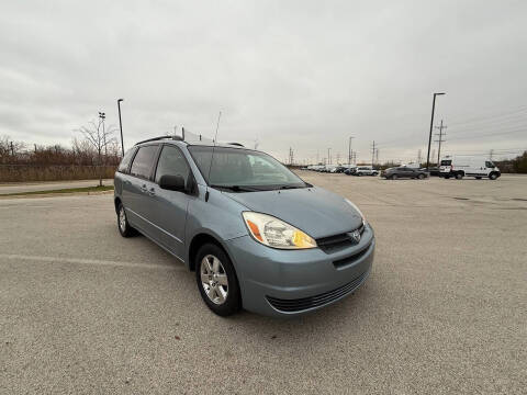 2004 Toyota Sienna CE 8 Passenger