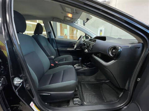 2016 Toyota Prius c Two