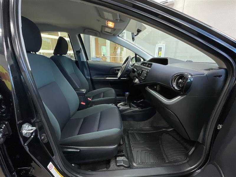2016 Toyota Prius c Two
