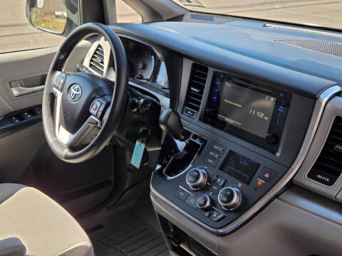 2017 Toyota Sienna