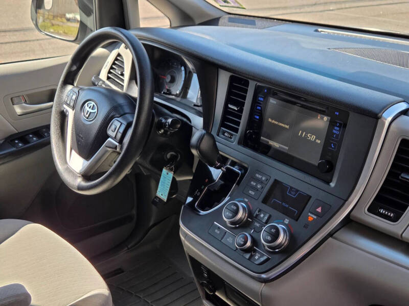 2017 Toyota Sienna
