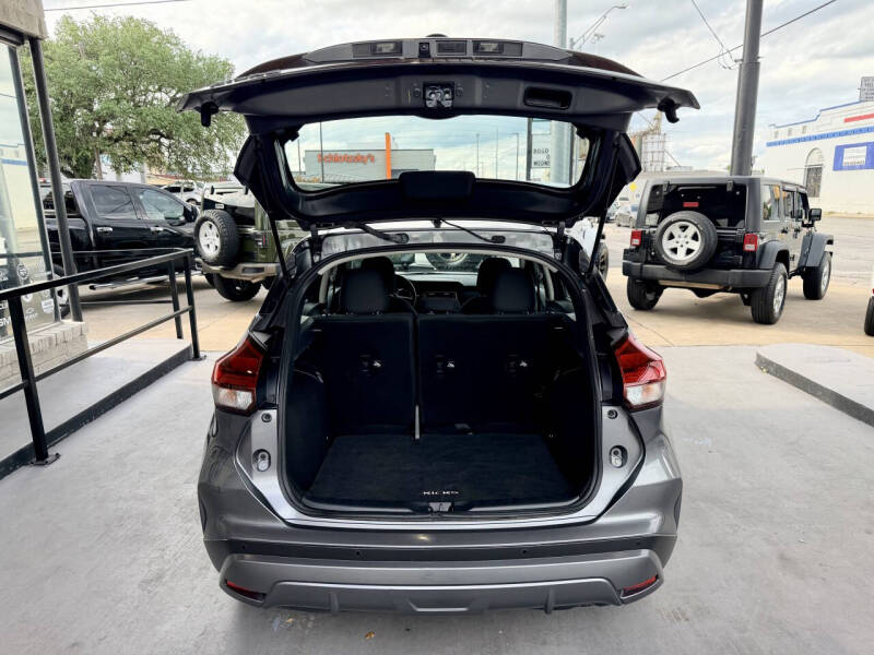2021 Nissan Kicks S