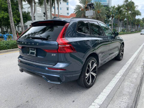 2023 Volvo XC60 B5 Ultimate Dark Theme