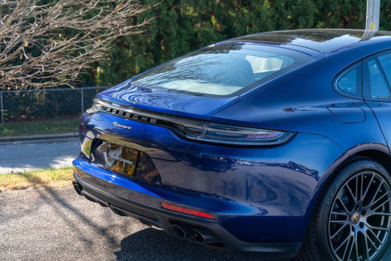 2023 Porsche Panamera Platinum Edition
