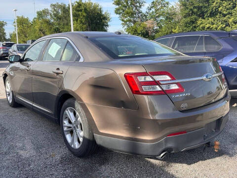 2015 Ford Taurus SEL
